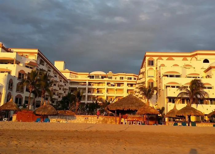 Maz4You Beachfront Condo Mazatlán